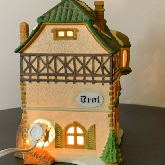 Dept 56 E. Staubr Backer Bakery, Alpine Village Lighted Christmas Building 1986 - Picture 6 of 12